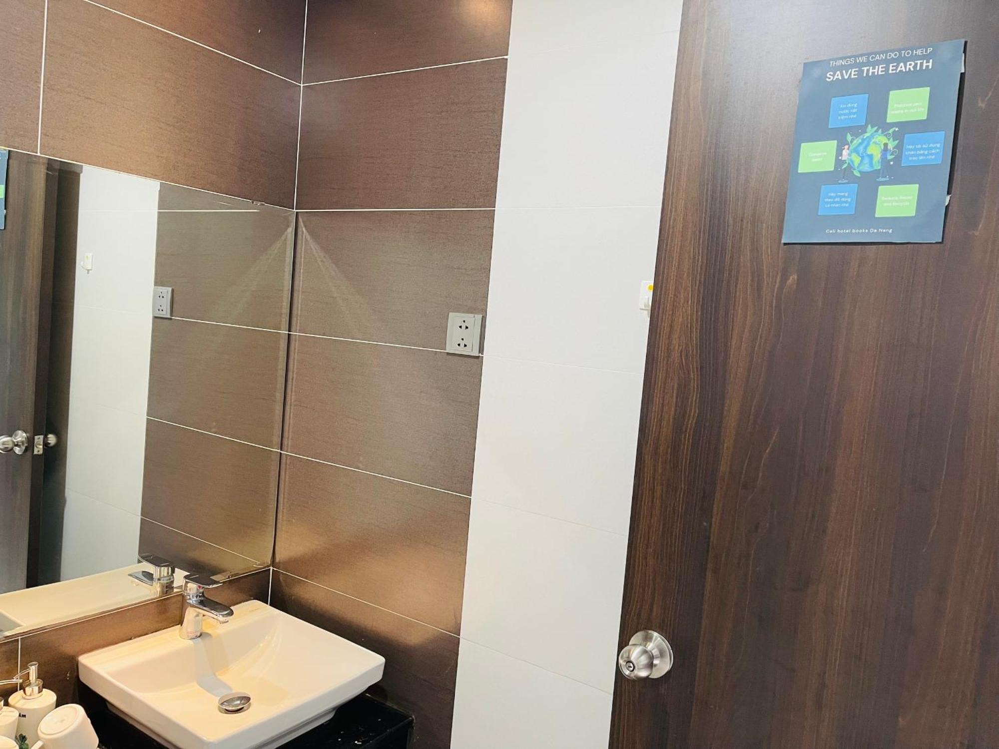 Cali Hotel Books Da Nang Exterior photo